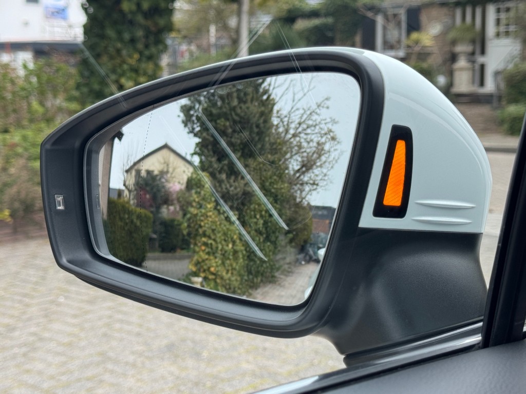 VOLKSWAGEN-TIGUAN ALLSPACE-1.5 TSI R-line DSG 7-Persoons Panoramadak