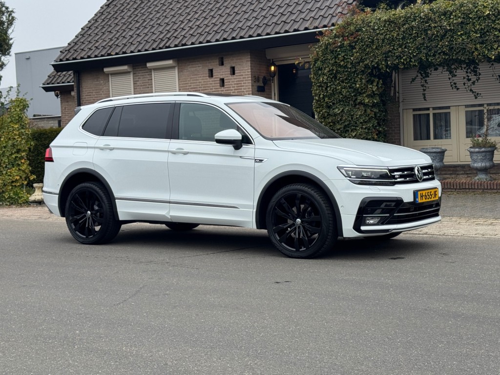 VOLKSWAGEN-TIGUAN ALLSPACE-1.5 TSI R-line DSG 7-Persoons Panoramadak