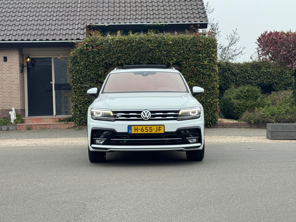 VOLKSWAGEN-TIGUAN ALLSPACE-1.5 TSI R-line DSG 7-Persoons Panoramadak