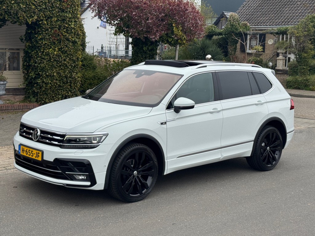 VOLKSWAGEN-TIGUAN ALLSPACE-1.5 TSI R-line DSG 7-Persoons Panoramadak