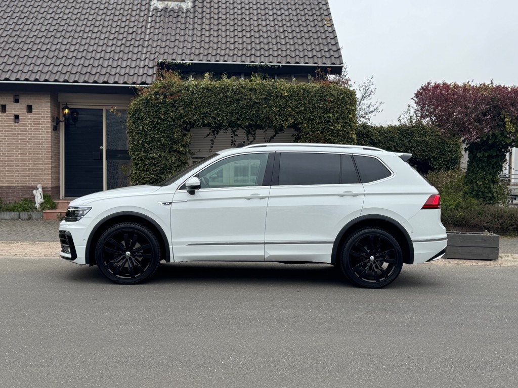 VOLKSWAGEN-TIGUAN ALLSPACE-1.5 TSI R-line DSG 7-Persoons Panoramadak