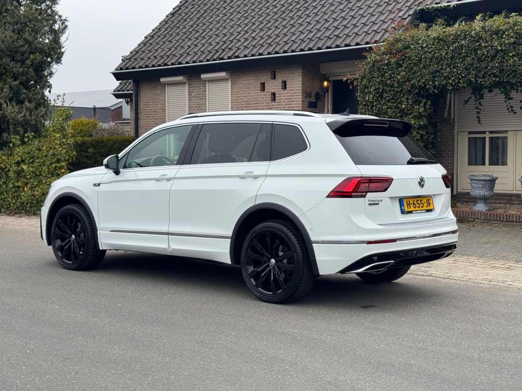 VOLKSWAGEN-TIGUAN ALLSPACE-1.5 TSI R-line DSG 7-Persoons Panoramadak