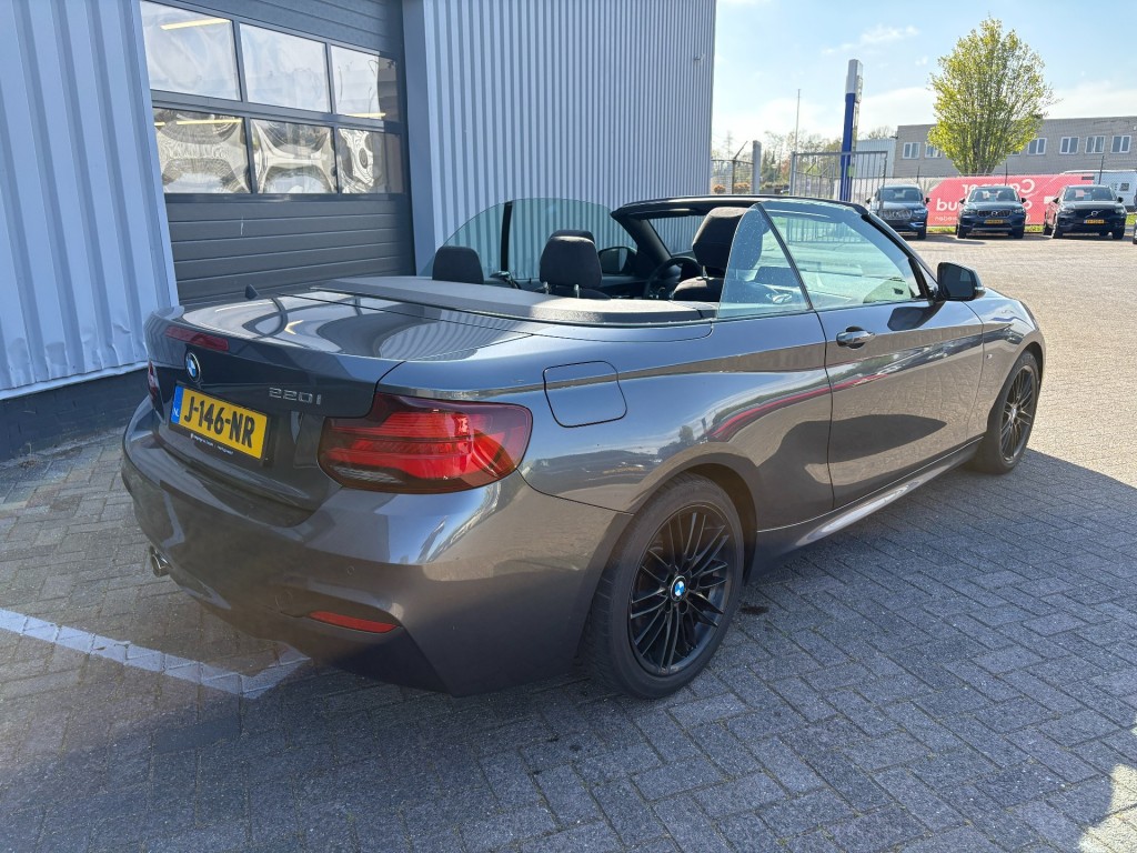 BMW-2-SERIE-220I High Executive M-sport I Alcantara I Navi All-in prijs!