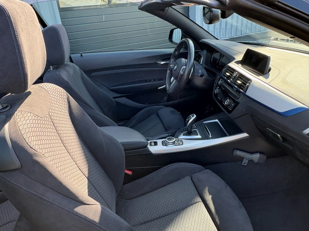 BMW-2-SERIE-220I High Executive M-sport I Alcantara I Navi All-in prijs!