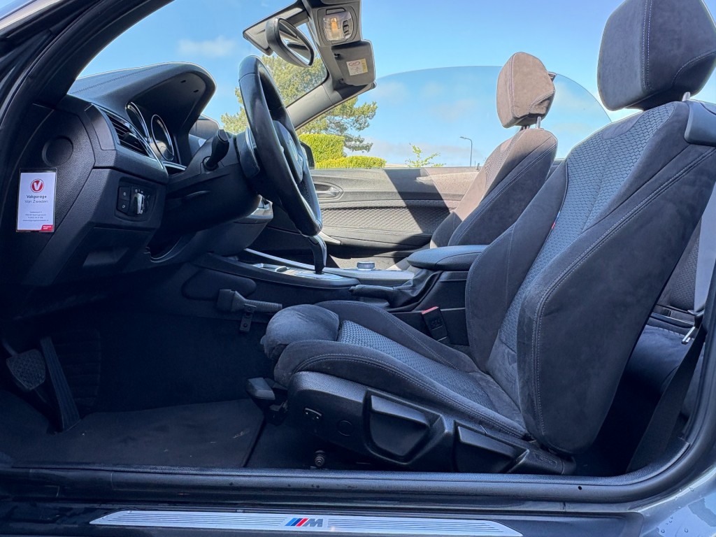 BMW-2-SERIE-220I High Executive M-sport I Alcantara I Navi All-in prijs!