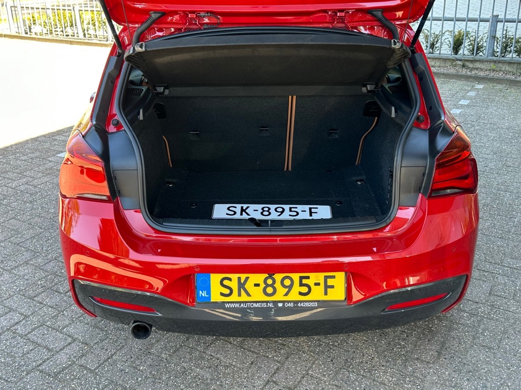 BMW-1-SERIE-118I High Executive Automaat Navi Camera Leer Trekhaak