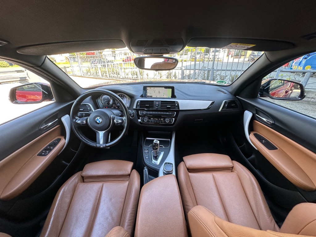 BMW-1-SERIE-118I High Executive Automaat Navi Camera Leer Trekhaak