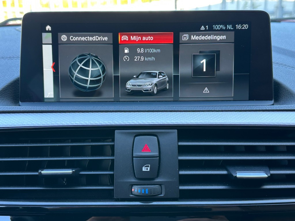 BMW-1-SERIE-118I High Executive Automaat Navi Camera Leer Trekhaak