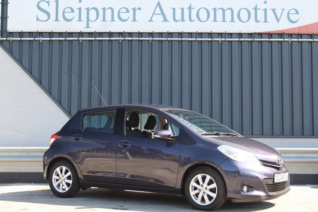 TOYOTA-YARIS-1.0 VVT-i Tendance/ Airco/ Nette Auto /Weinig Kilometers!!
