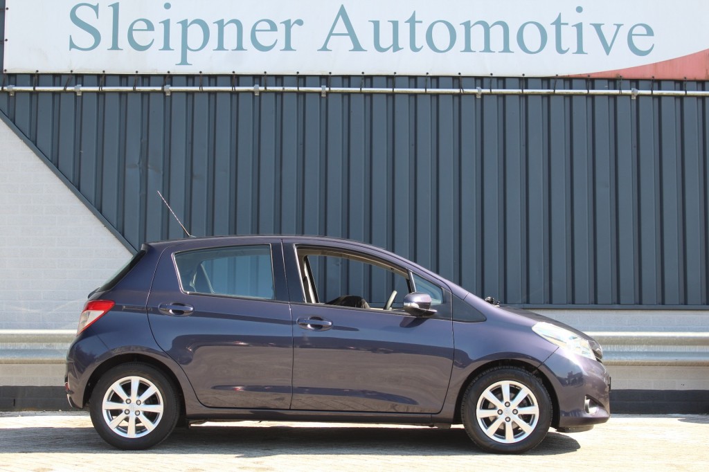 TOYOTA-YARIS-1.0 VVT-i Tendance/ Airco/ Nette Auto /Weinig Kilometers!!