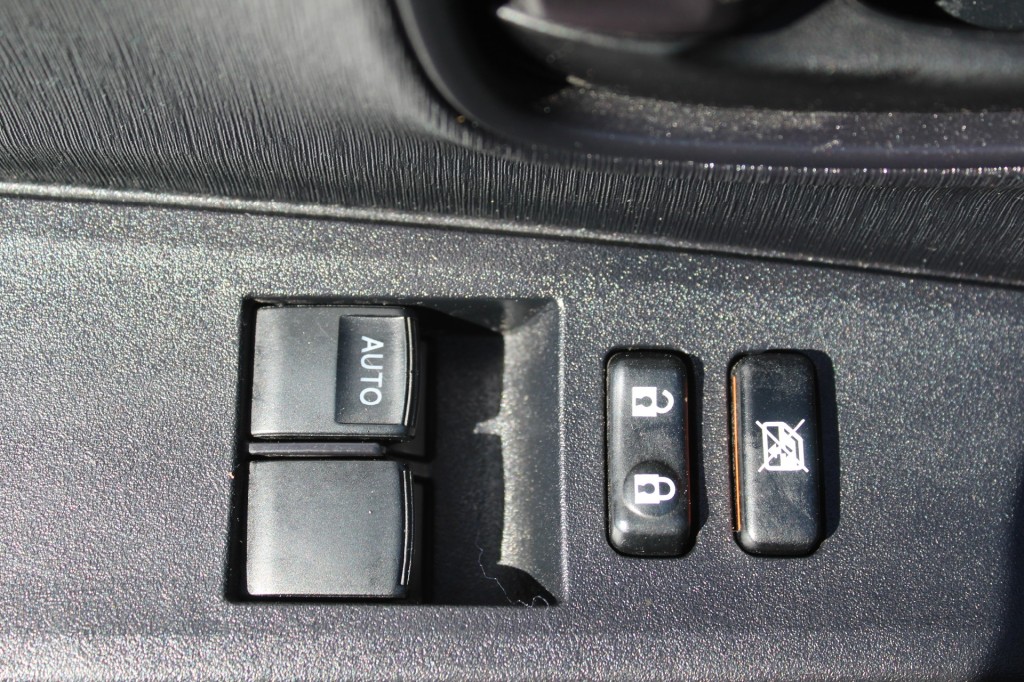 TOYOTA-YARIS-1.0 VVT-i Tendance/ Airco/ Nette Auto /Weinig Kilometers!!