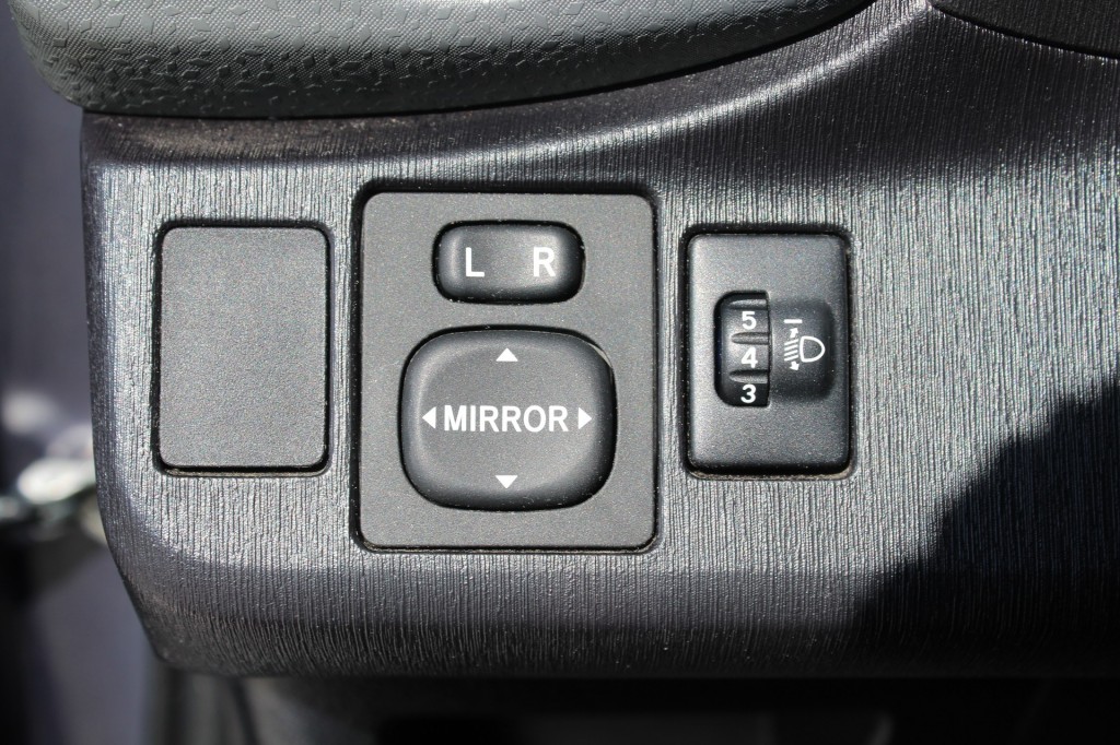 TOYOTA-YARIS-1.0 VVT-i Tendance/ Airco/ Nette Auto /Weinig Kilometers!!