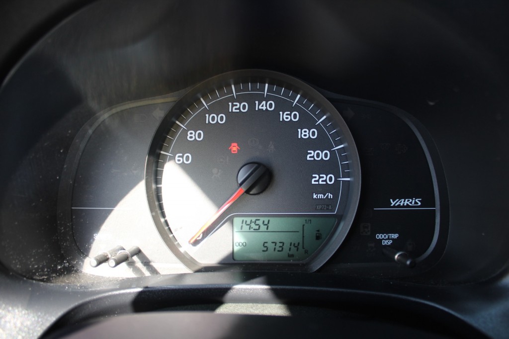 TOYOTA-YARIS-1.0 VVT-i Tendance/ Airco/ Nette Auto /Weinig Kilometers!!