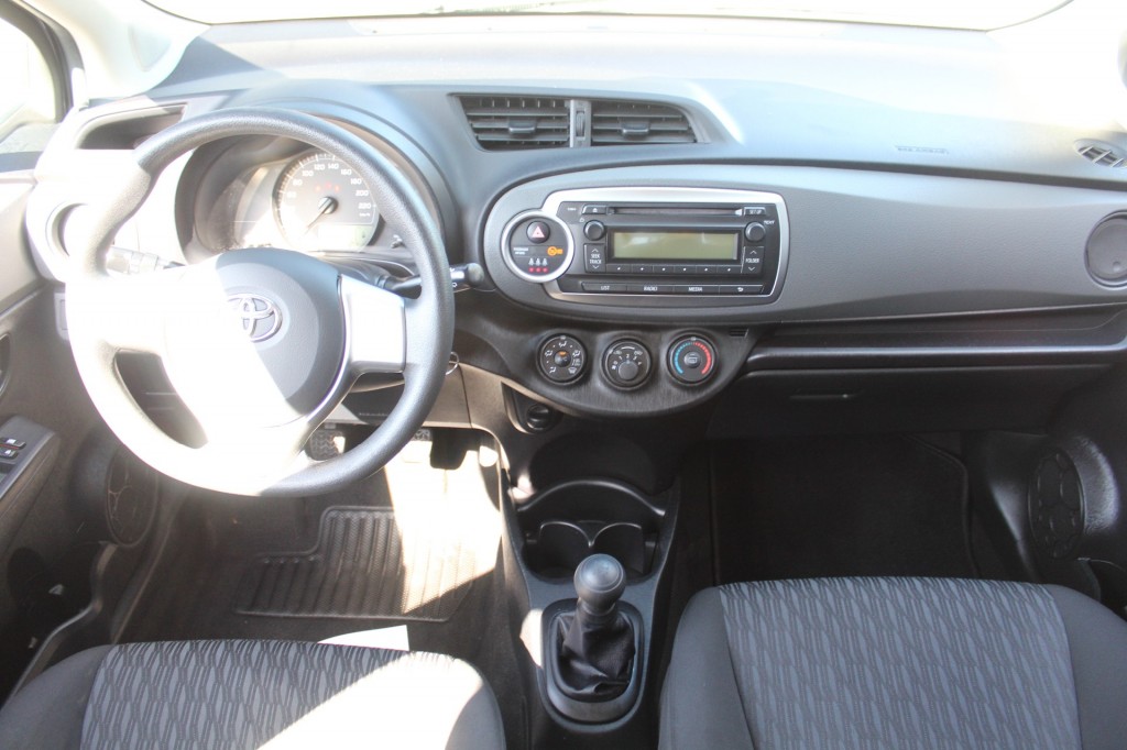 TOYOTA-YARIS-1.0 VVT-i Tendance/ Airco/ Nette Auto /Weinig Kilometers!!