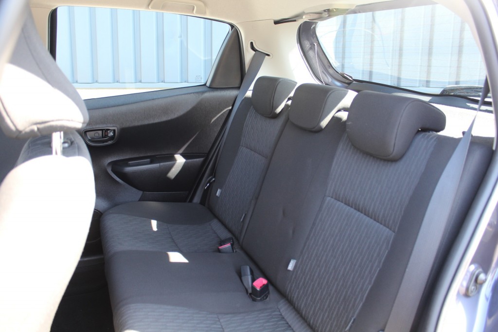 TOYOTA-YARIS-1.0 VVT-i Tendance/ Airco/ Nette Auto /Weinig Kilometers!!