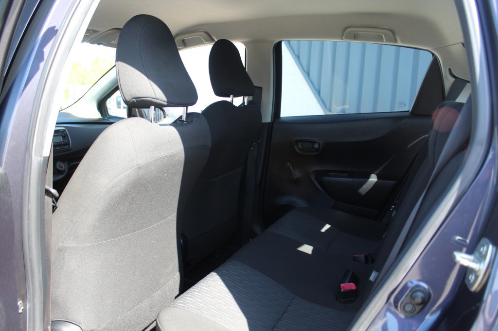 TOYOTA-YARIS-1.0 VVT-i Tendance/ Airco/ Nette Auto /Weinig Kilometers!!
