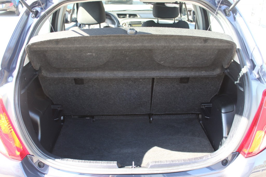 TOYOTA-YARIS-1.0 VVT-i Tendance/ Airco/ Nette Auto /Weinig Kilometers!!