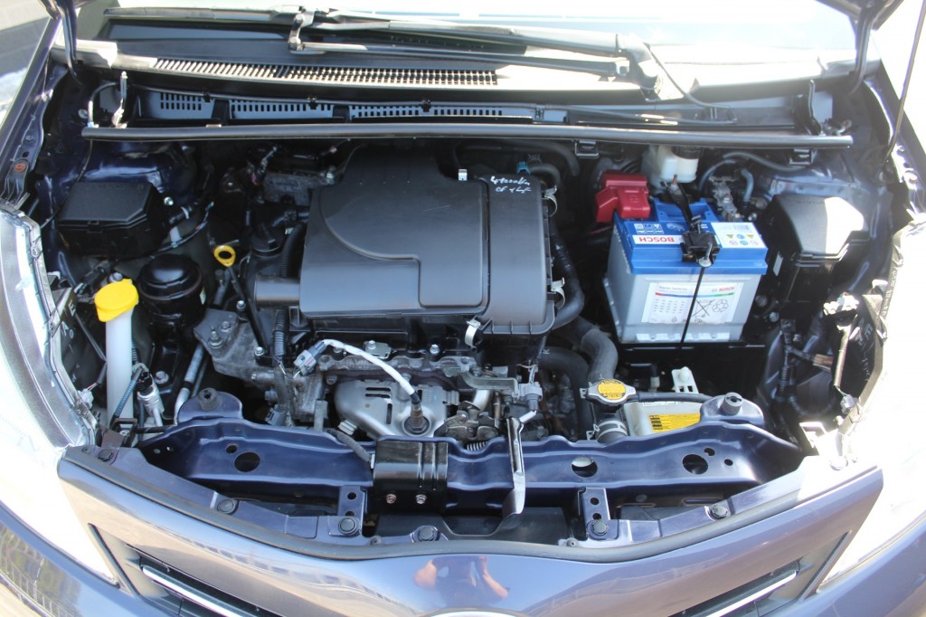 TOYOTA-YARIS-1.0 VVT-i Tendance/ Airco/ Nette Auto /Weinig Kilometers!!