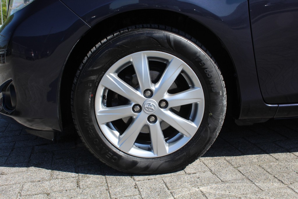 TOYOTA-YARIS-1.0 VVT-i Tendance/ Airco/ Nette Auto /Weinig Kilometers!!