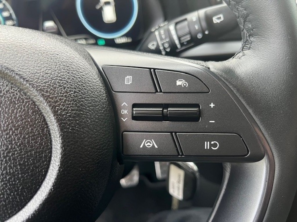 HYUNDAI-BAYON-1.0 T-GDI MILD HYBRID TREND STOEL/STUURVERW CARPLAY