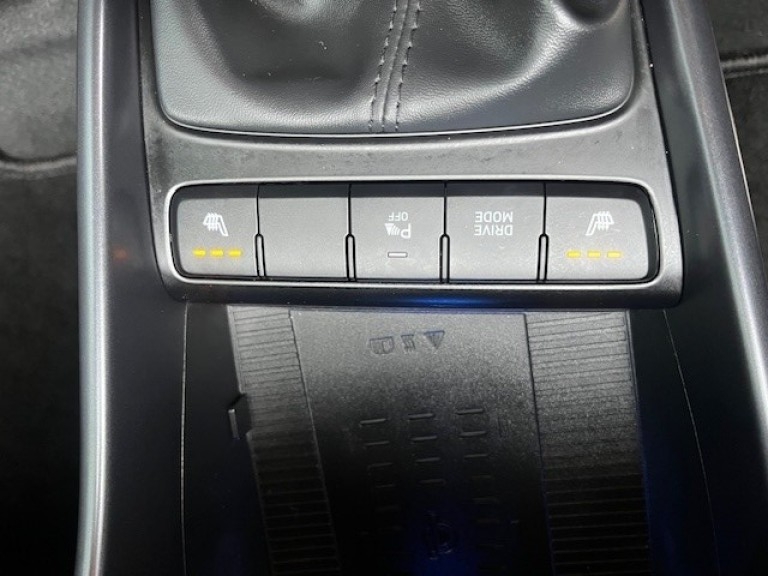 HYUNDAI-BAYON-1.0 T-GDI MILD HYBRID TREND STOEL/STUURVERW CARPLAY