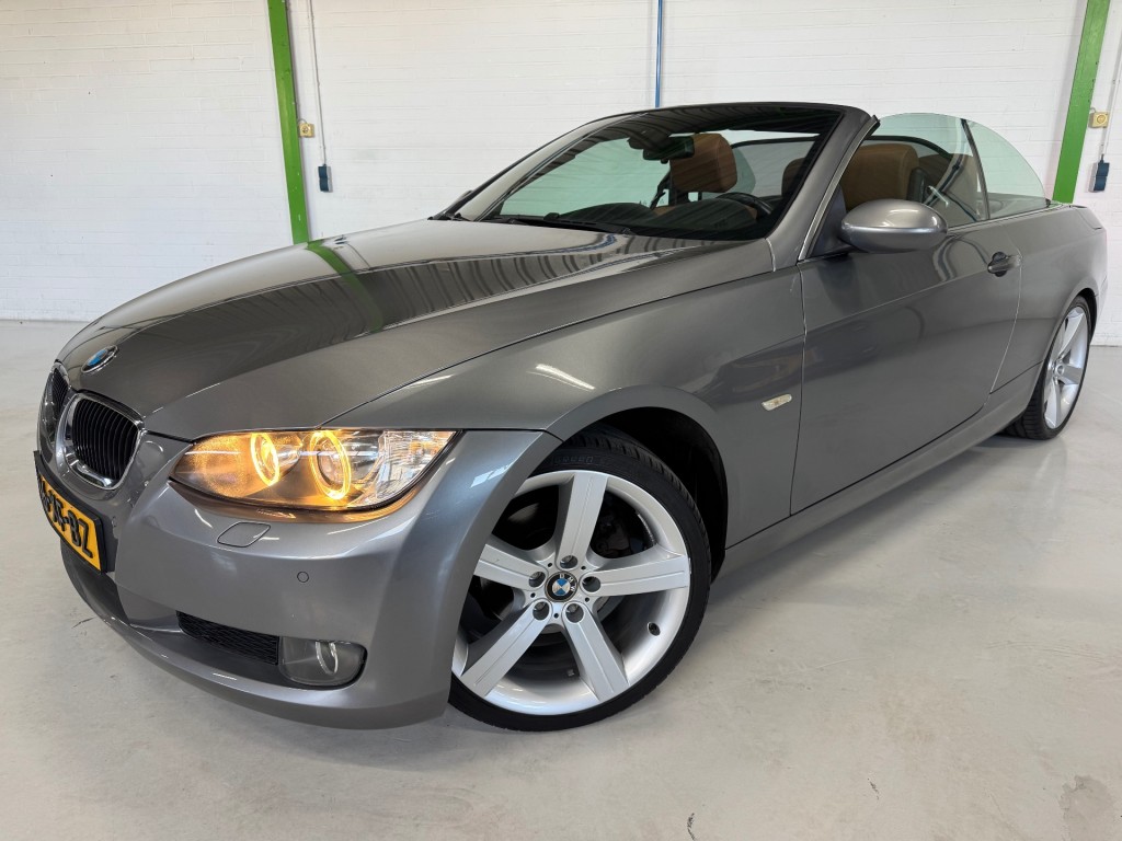 BMW-3-SERIE-320I HIGH EXECUTIVE / CarPlay/ 19 inch / Bluetooth / Lederen bekledig / NAP / 116367km / Onderhoudsboekjes en historie.