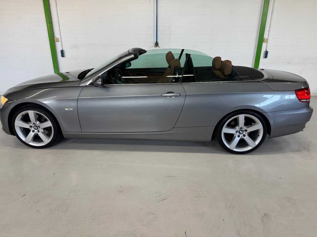 BMW-3-SERIE-320I HIGH EXECUTIVE / CarPlay/ 19 inch / Bluetooth / Lederen bekledig / NAP / 116367km / Onderhoudsboekjes en historie.