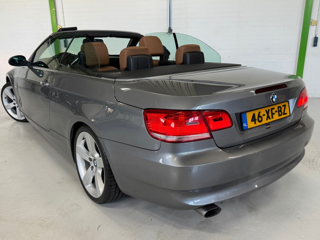 BMW-3-SERIE-320I HIGH EXECUTIVE / CarPlay/ 19 inch / Bluetooth / Lederen bekledig / NAP / 116367km / Onderhoudsboekjes en historie.