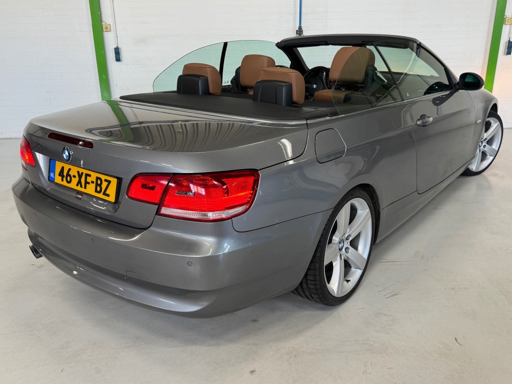 BMW-3-SERIE-320I HIGH EXECUTIVE / CarPlay/ 19 inch / Bluetooth / Lederen bekledig / NAP / 116367km / Onderhoudsboekjes en historie.