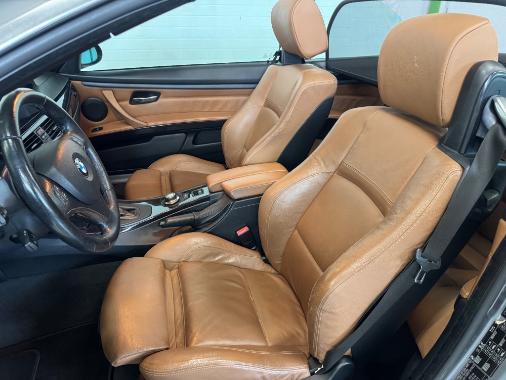BMW-3-SERIE-320I HIGH EXECUTIVE / CarPlay/ 19 inch / Bluetooth / Lederen bekledig / NAP / 116367km / Onderhoudsboekjes en historie.