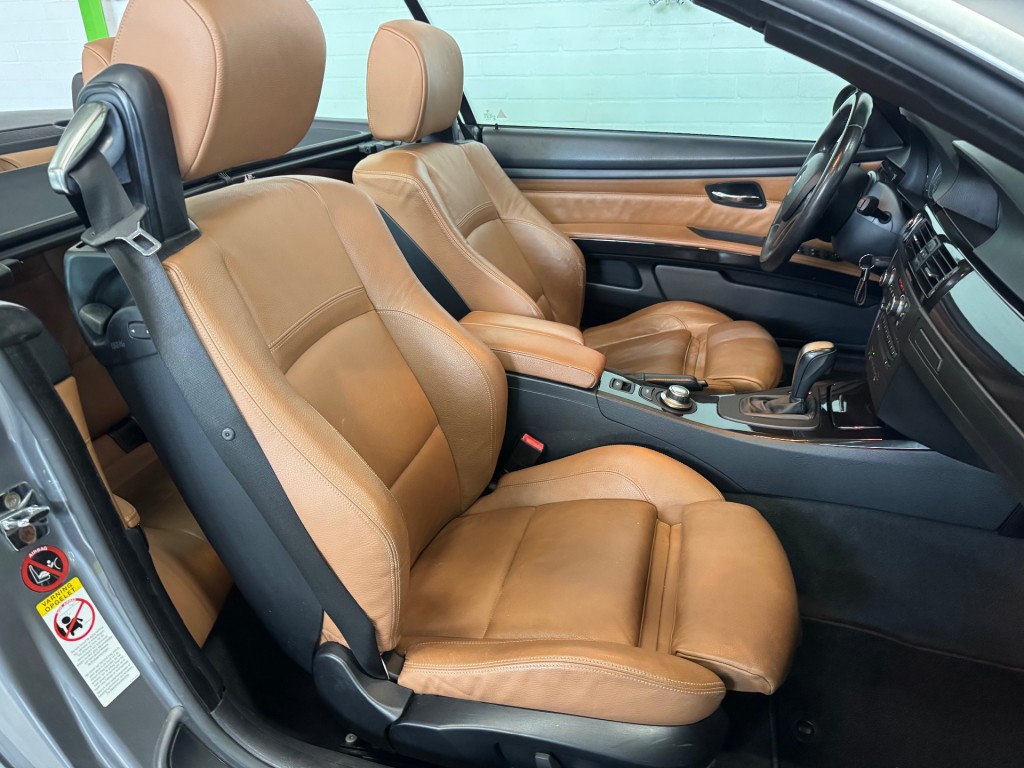 BMW-3-SERIE-320I HIGH EXECUTIVE / CarPlay/ 19 inch / Bluetooth / Lederen bekledig / NAP / 116367km / Onderhoudsboekjes en historie.