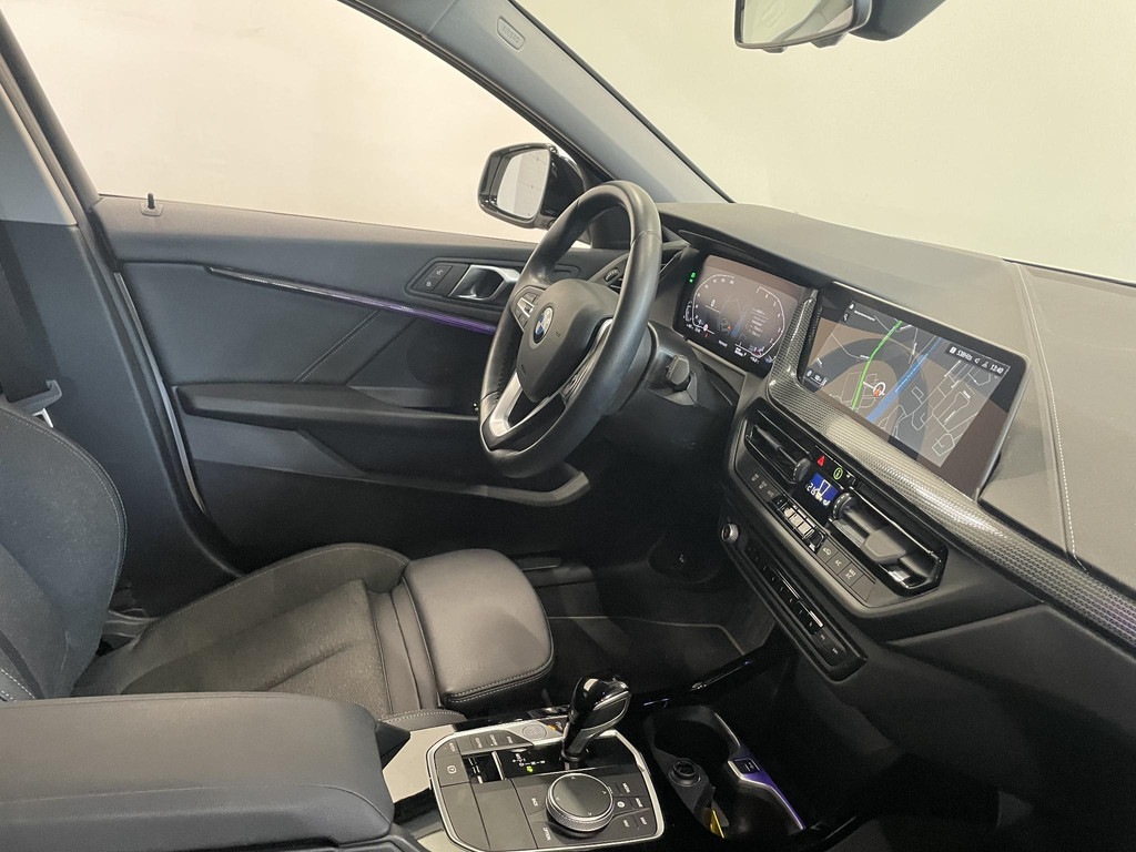 BMW-1-SERIE-118i Sportline Business Edition Automaat Navigatie Apple Carplay/Android Auto Camera Parkeersensoren Cruise Control Virtual Cock
