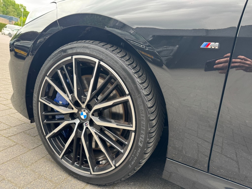 BMW-2-SERIE-220I M-Sport,LED,Schaalstoel,Lane Ass.,Carplay,Stoelverw,Camera,