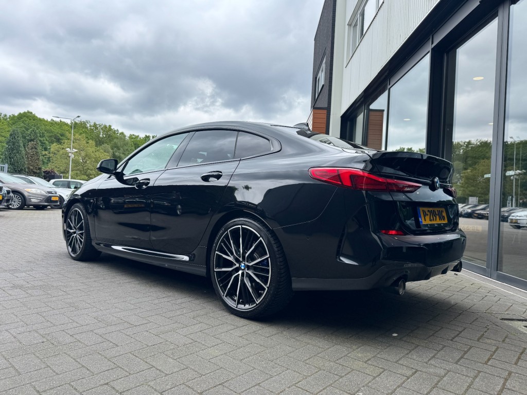 BMW-2-SERIE-220I M-Sport,LED,Schaalstoel,Lane Ass.,Carplay,Stoelverw,Camera,