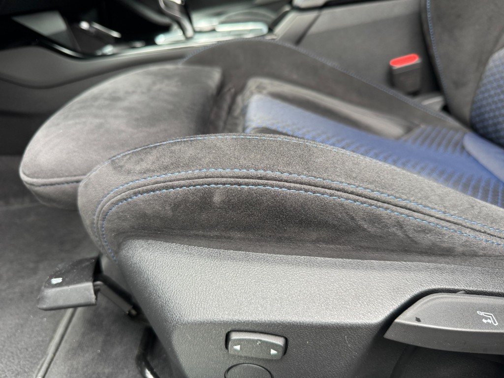 BMW-2-SERIE-220I M-Sport,LED,Schaalstoel,Lane Ass.,Carplay,Stoelverw,Camera,