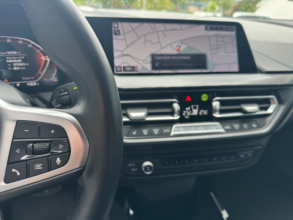 BMW-2-SERIE-220I M-Sport,LED,Schaalstoel,Lane Ass.,Carplay,Stoelverw,Camera,