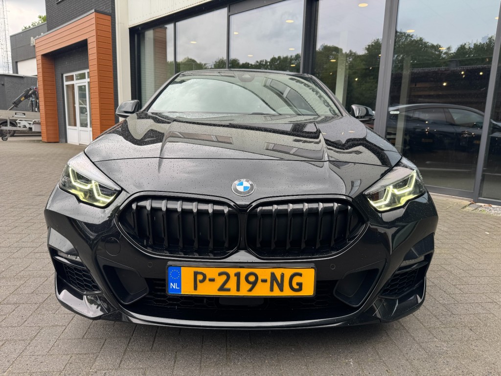 BMW-2-SERIE-220I M-Sport,LED,Schaalstoel,Lane Ass.,Carplay,Stoelverw,Camera,
