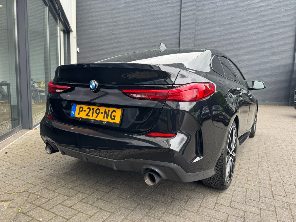 BMW-2-SERIE-220I M-Sport,LED,Schaalstoel,Lane Ass.,Carplay,Stoelverw,Camera,