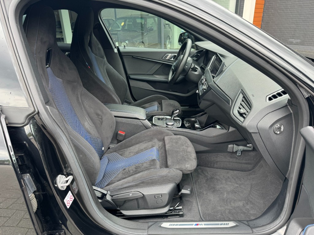 BMW-2-SERIE-220I M-Sport,LED,Schaalstoel,Lane Ass.,Carplay,Stoelverw,Camera,