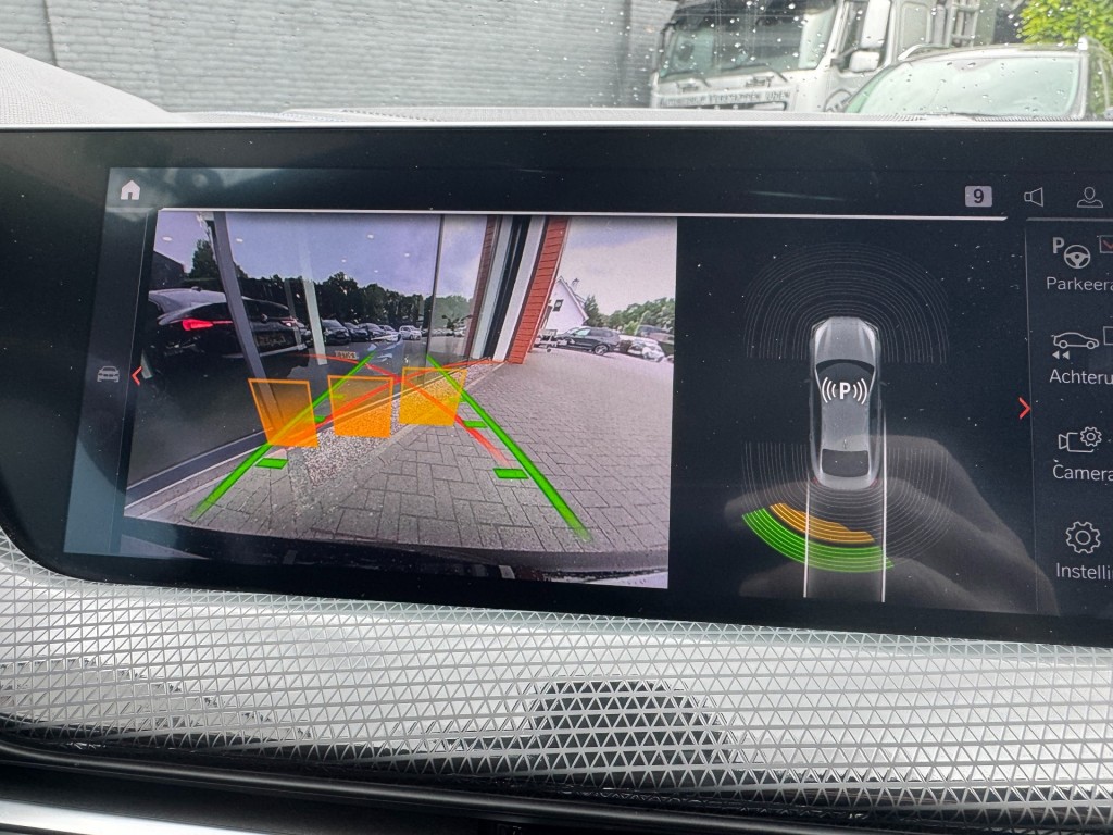 BMW-2-SERIE-220I M-Sport,LED,Schaalstoel,Lane Ass.,Carplay,Stoelverw,Camera,
