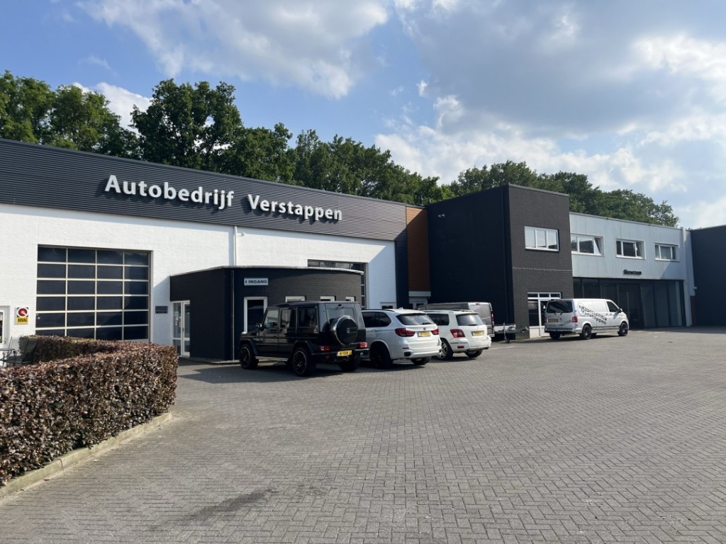 BMW-2-SERIE-220I M-Sport,LED,Schaalstoel,Lane Ass.,Carplay,Stoelverw,Camera,