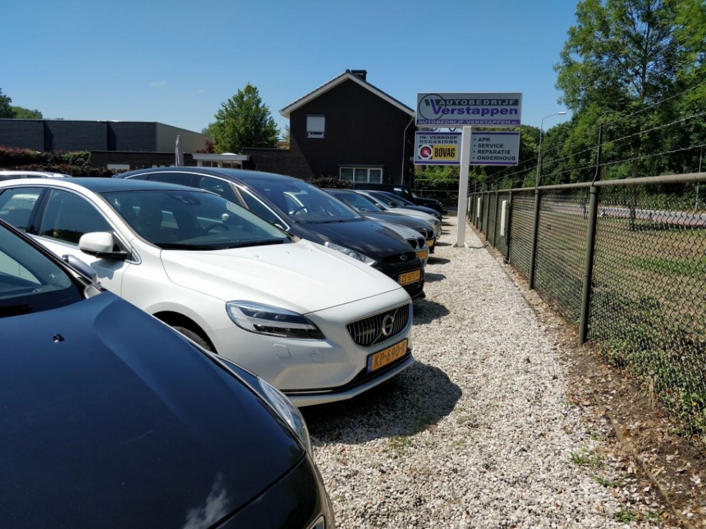 BMW-2-SERIE-220I M-Sport,LED,Schaalstoel,Lane Ass.,Carplay,Stoelverw,Camera,
