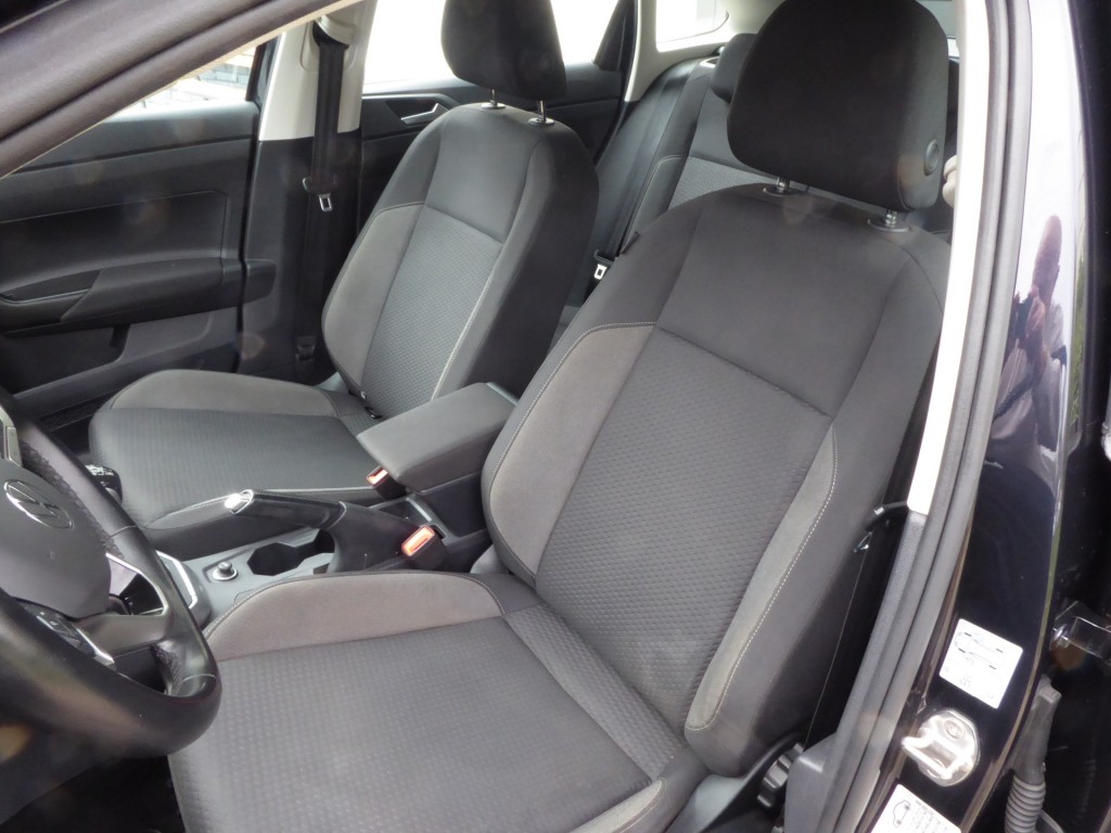 VOLKSWAGEN-TAIGO-1.0 TSI LIFE Business/Climat Control/Pdc/ Knappe Auto!!!!