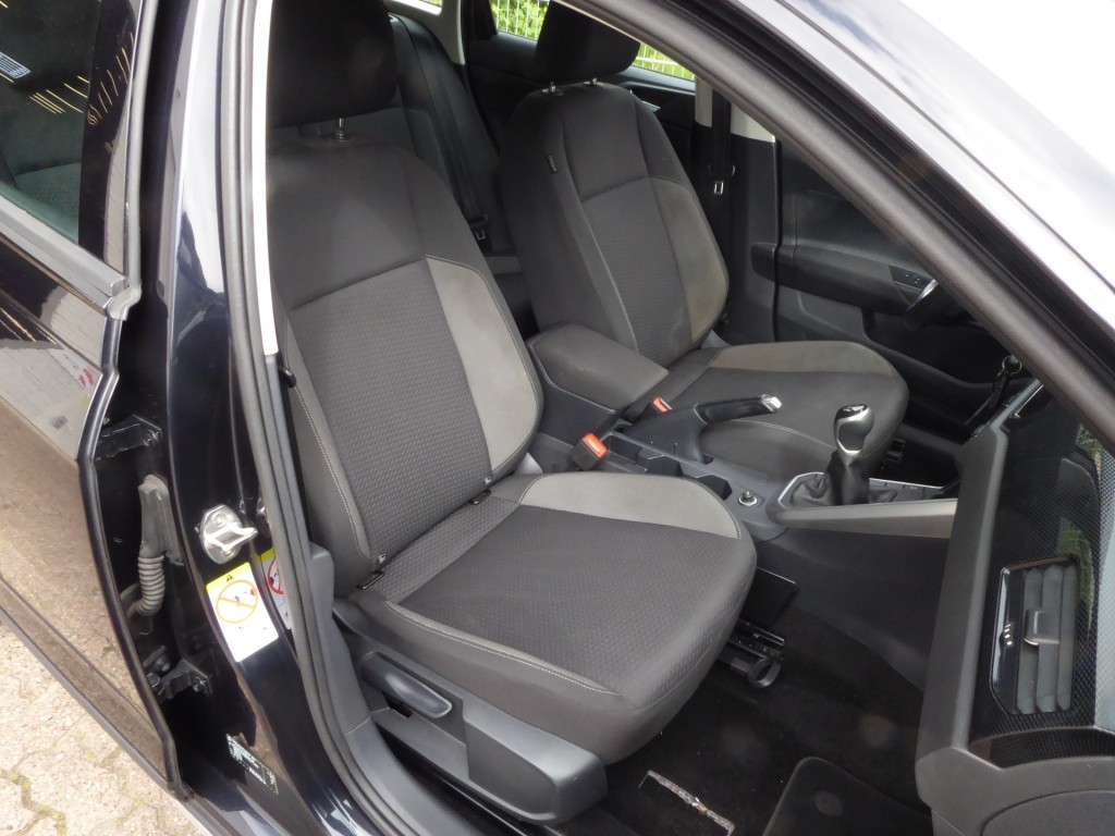 VOLKSWAGEN-TAIGO-1.0 TSI LIFE Business/Climat Control/Pdc/ Knappe Auto!!!!
