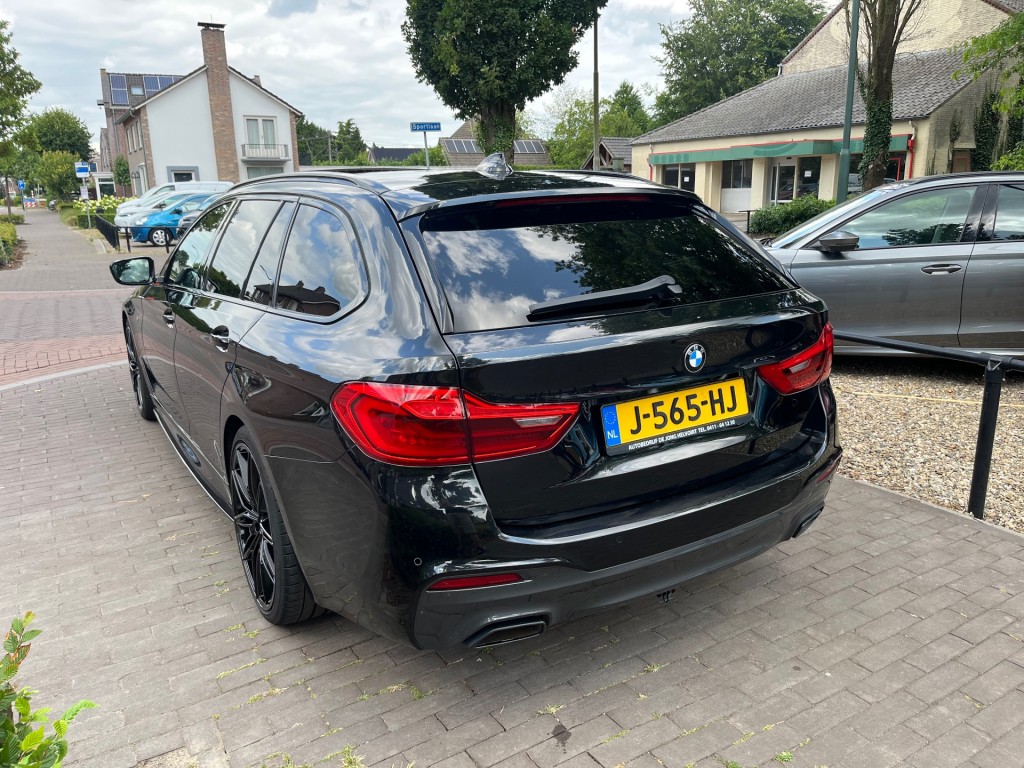 BMW-5-SERIE-TOURING 520I HIGH EXECUTIVE / SCHUIFDAK / LEDER / HARMAN-KARDON