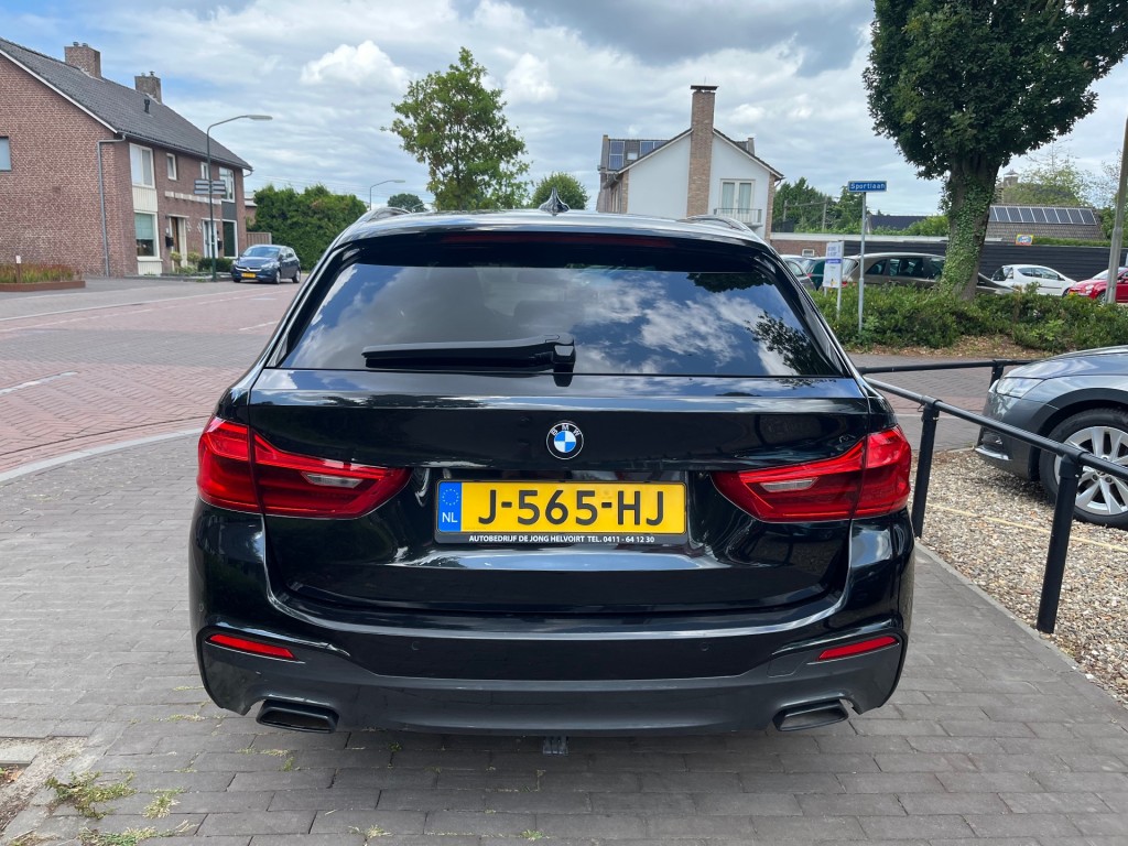 BMW-5-SERIE-TOURING 520I HIGH EXECUTIVE / SCHUIFDAK / LEDER / HARMAN-KARDON