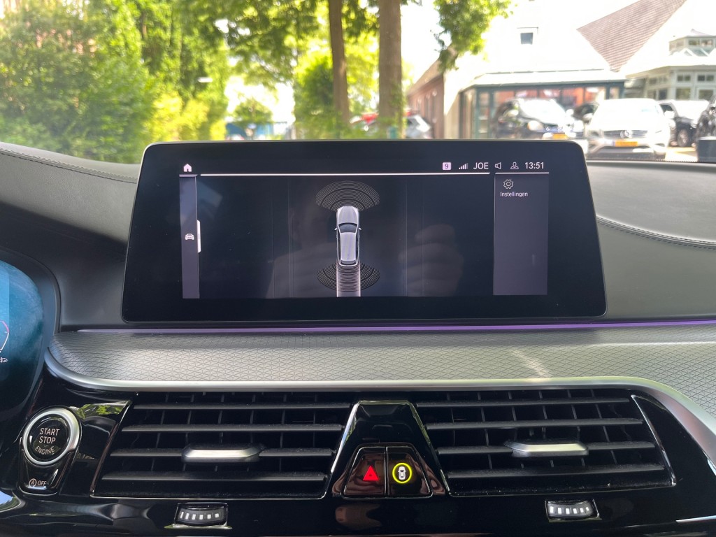 BMW-5-SERIE-TOURING 520I HIGH EXECUTIVE / SCHUIFDAK / LEDER / HARMAN-KARDON