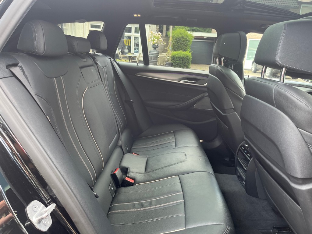 BMW-5-SERIE-TOURING 520I HIGH EXECUTIVE / SCHUIFDAK / LEDER / HARMAN-KARDON