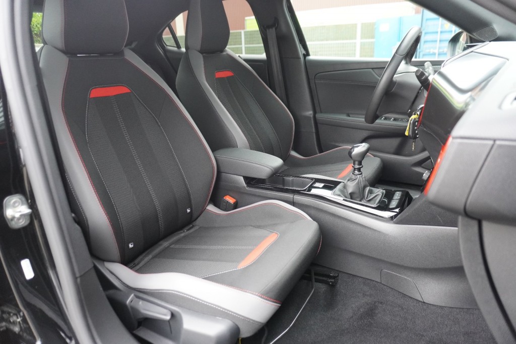 OPEL-MOKKA-1.2 Turbo GS Line / Camera / LED / Navi Pro / DAB+