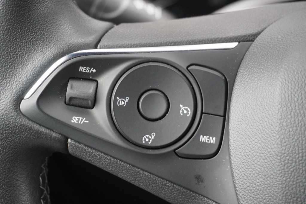 OPEL-MOKKA-1.2 Turbo GS Line / Camera / LED / Navi Pro / DAB+